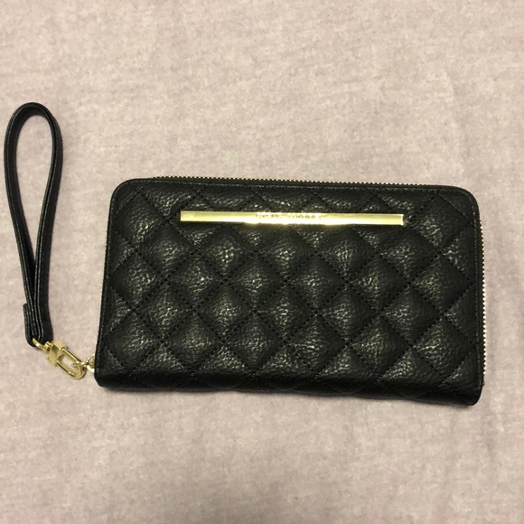 Steve Madden Handbags - Steven Madden Wallet Clutch Black Gold Zipper